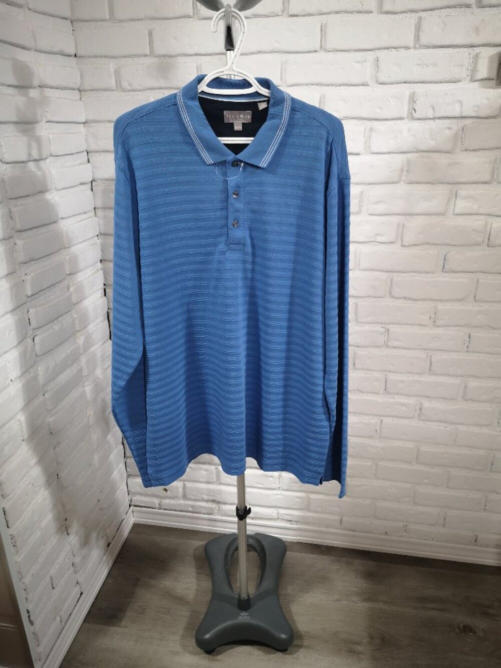 Ted Baker NWOT Men's Size XL Blue Straight Fit 3 Button Closure Polo Shirt